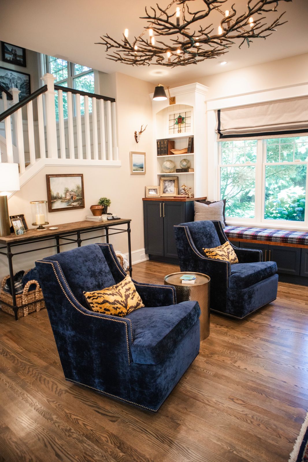 Living room traffic flow and seating